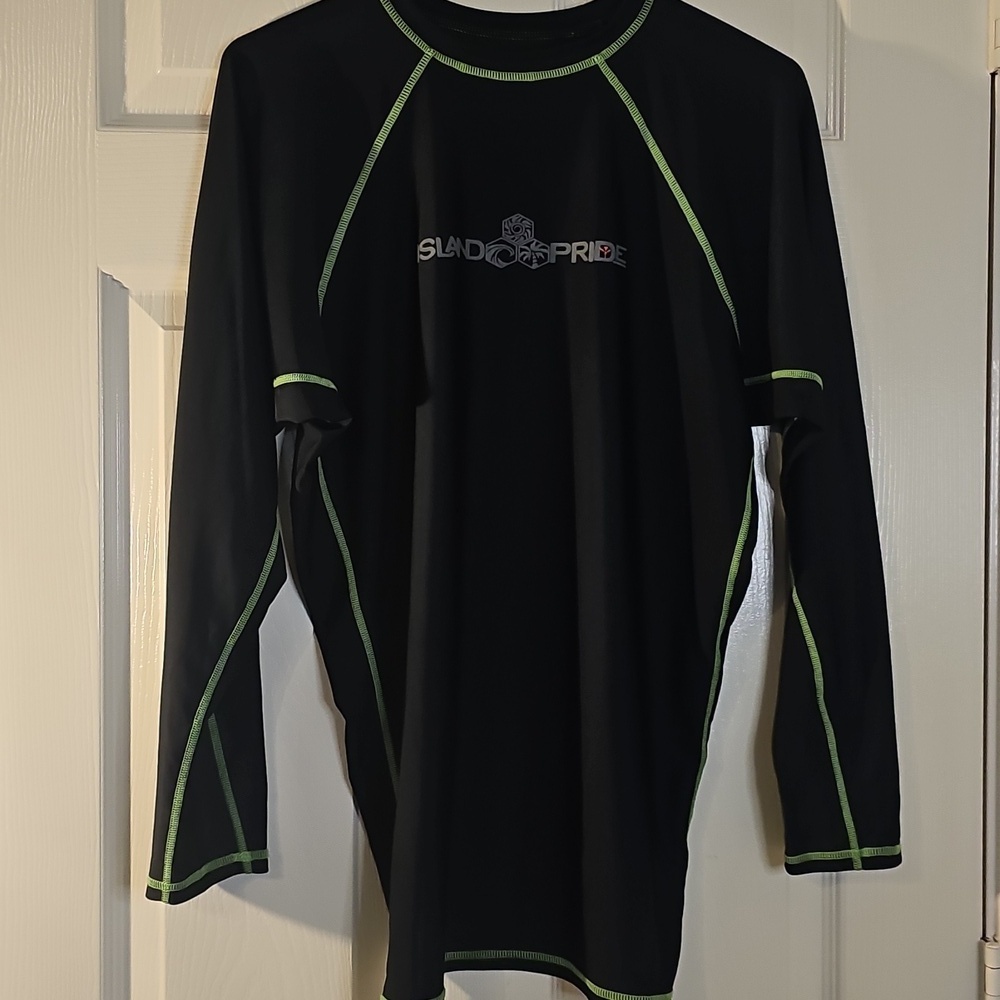 NWOT Island Pride Long Sleeve Water Shirt Rash Guard Stretch Black Green 2XL